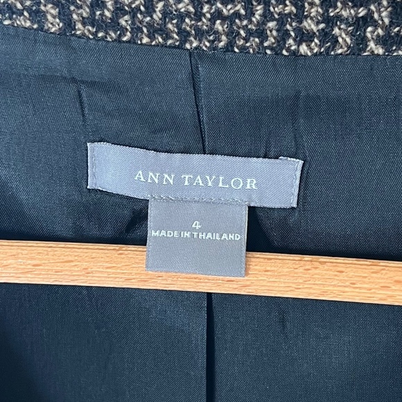 VTG Ann Taylor 100% Virgin Wool Window Plaid Jacket - Picture 9 of 13